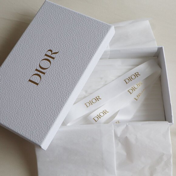 Dior Paper Bags and Gift Box - Picture 3 of 4